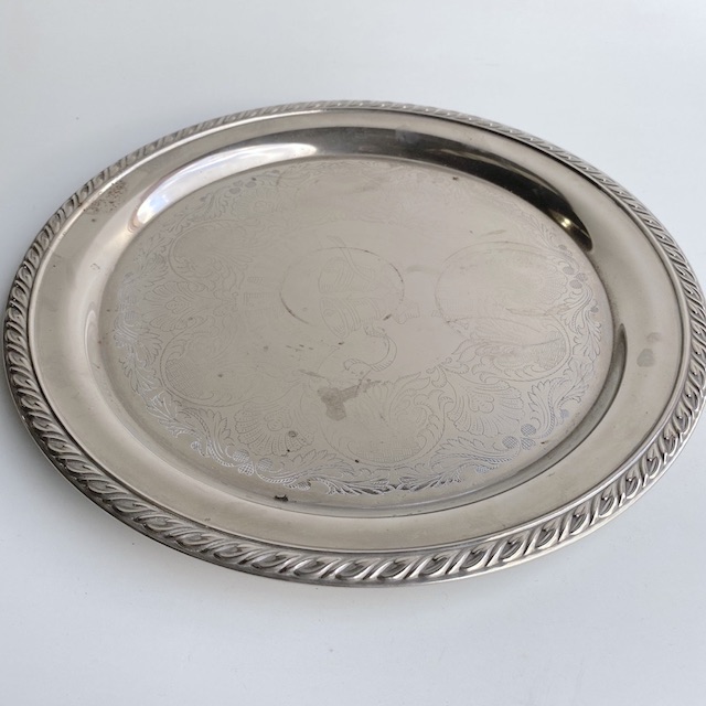 TRAY, Silver Round w Decorative Edge